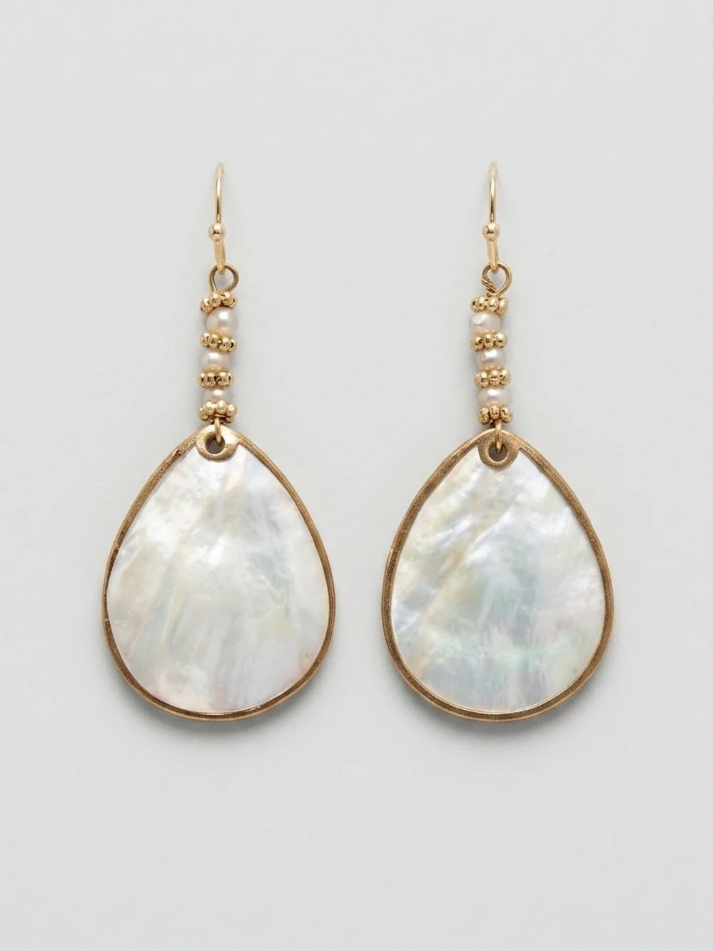 Elegant Gold-Tone Mother of Pearl Teardrop Dangle Earrings Excellent Condition